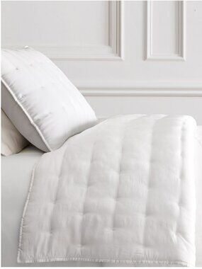 White West Elm Silky TENCEL Crescent Stitch Quilt - Full/Queen - Like New/EUC